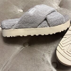 Gray terry cloth UGG platform crisscross indoor/ outdoor slippers, brand new